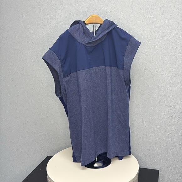 Lululemon Men’s Lg Stealth Hooded Sleeveless in
Heathered Hero Blue. Exclt Cdtn - Picture 14 of 15